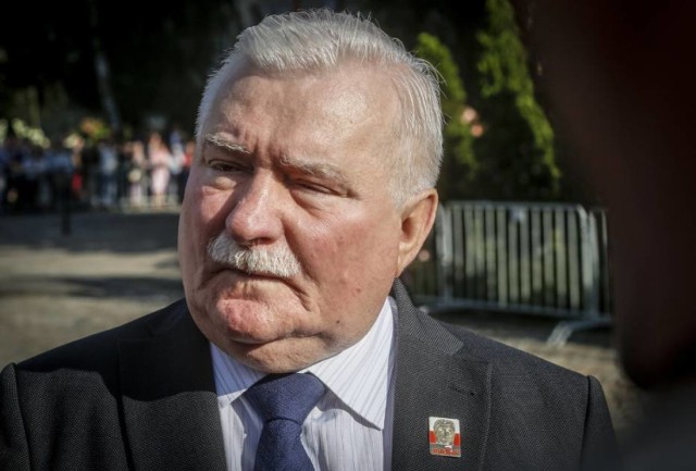Policja sprawdzi, czy Lech Wałęsa powinien mieć broń