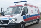 Wypadek przy pracy na ulicy Fabrycznej w Wieluniu. 42-latek trafił do szpitala