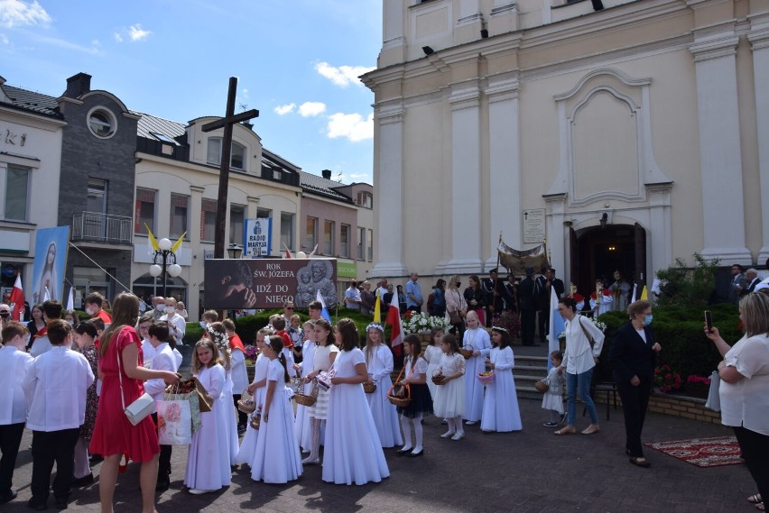 Procesje Bożego Ciała 2021 w Wieluniu. Uroczystość w parafii św. Józefa ZDJĘCIA