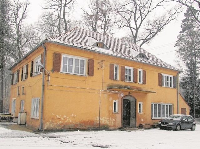 W tym budynku - który jak widać czeka duży remont - miałaby znajdować się restauracja