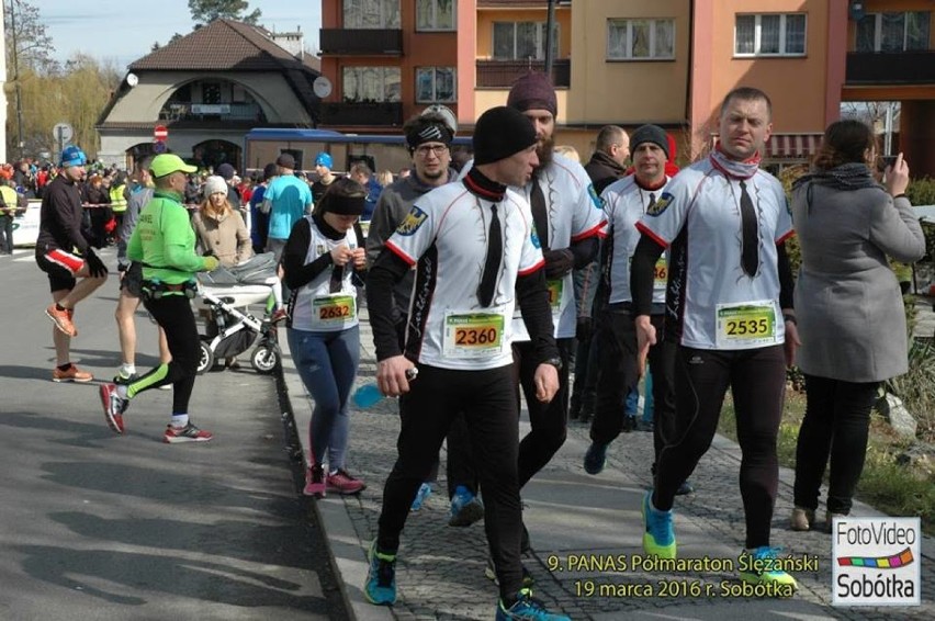 Mafia Team Lubliniec na trasie Półmaratonu Ślężańskiego. Dla kilku zawodników był to debiut [FOTO]