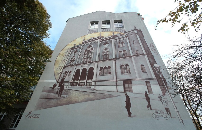 Wyjątkowy mural na Książnicy