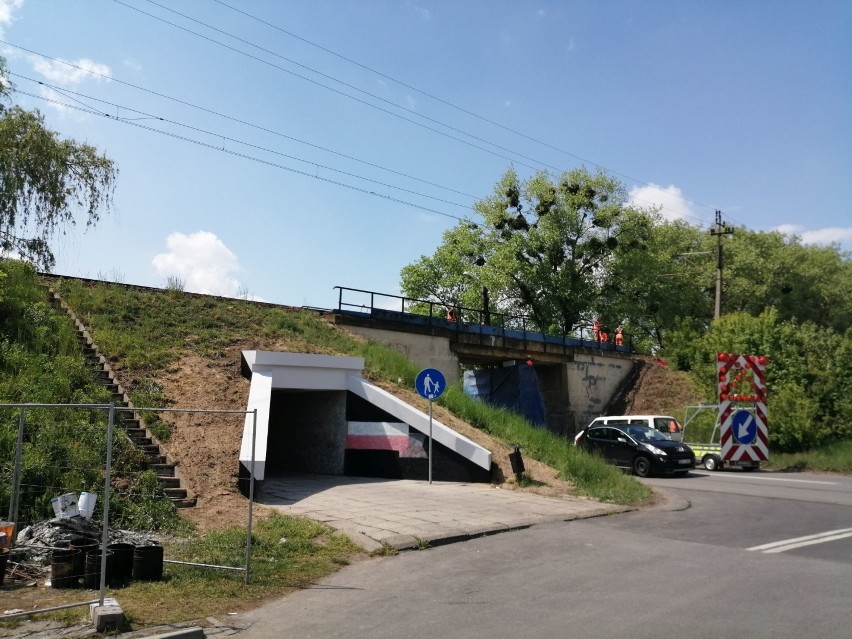 Wiadukt kolejowy w Wieluniu w remoncie. Odświeżono też tunel dla pieszych FOTO