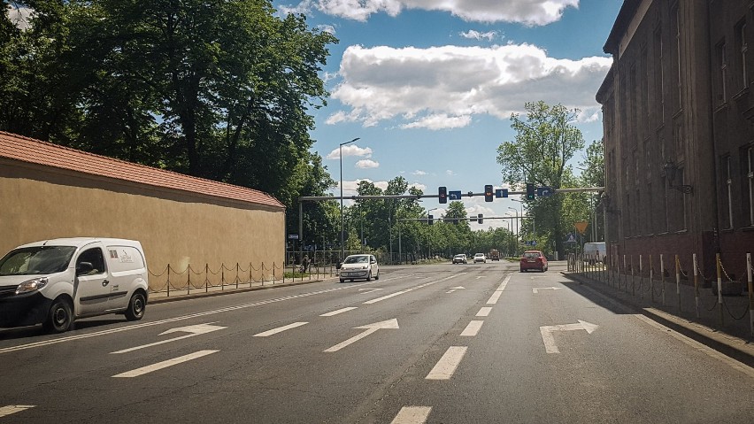 Leszno. Aleje Jana Pawła II już w całości przejezdne. Czeka nas jeszcze malowanie [ZDJĘCIA]