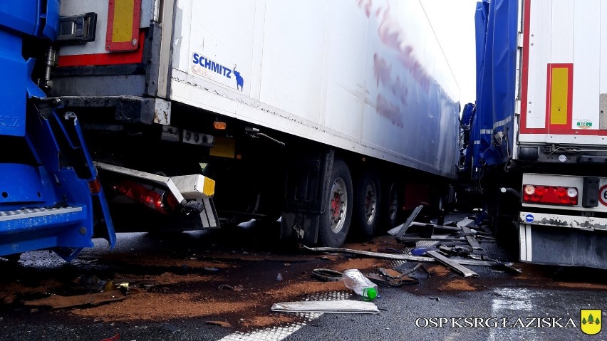 Na autostradzie A1 w Gorzyczkach zderzyły się trzy...