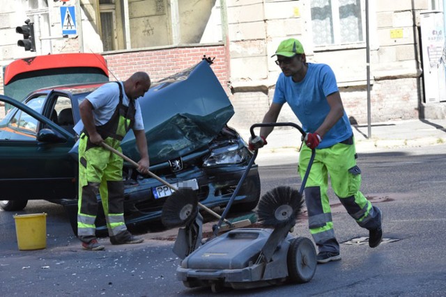 Wypadek na ulicy Piastowskiej w Legnicy.