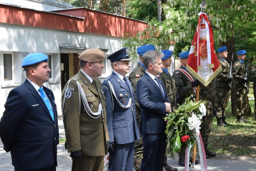 Uroczyste obchody 102. rocznicy powstania 2 Pułku Artylerii Lekkiej Legionów w Kielcach [ZDJĘCIA]