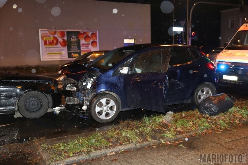 W Opolu zderzyły się łącznie cztery samochody. Dwa z nich...