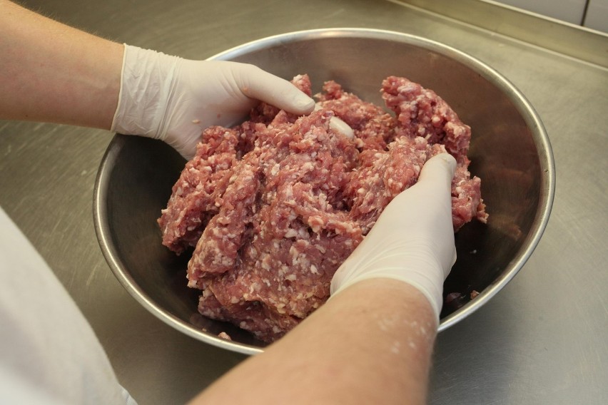 Głos czytelnika: Skażone i zepsute mięso na naszych stołach