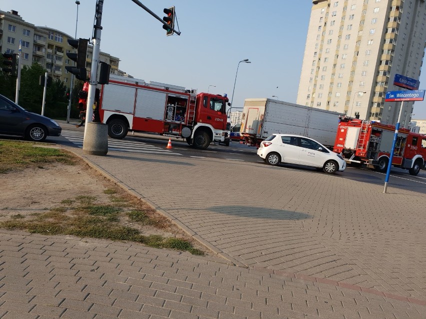 Wypadek na Bródnie. Na Kondratowicza autobus zderzył się z...