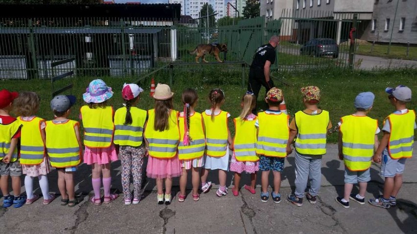Dzieci odwiedziły policjantów