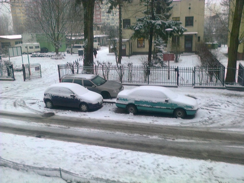 Gdańsk-Wrzeszcz zimą - Zdjęcie od strony ulicy.