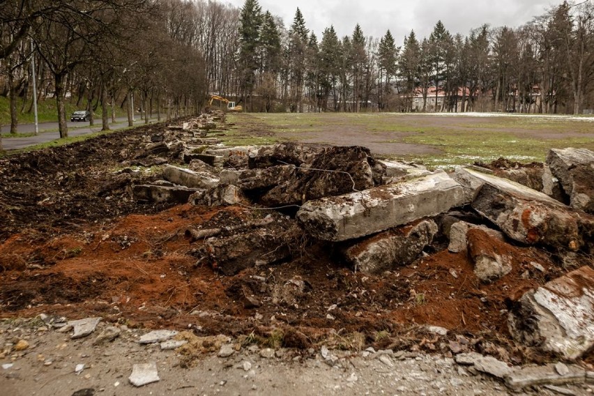 Wałbrzych: Ruszył remont stadionu na Nowym Mieście (ZDJĘCIA)