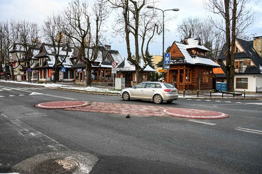 Nowe rondo w Zakopanem - na skrzyżowaniu ulic Sienkiewicza i...