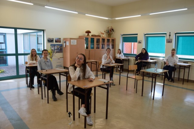 Zbąszyń. Matura 2022. Uczniowie ostatnich klas szkół ponadpodstawowych przystąpili do egzaminu dojrzałości - 04.05.2022