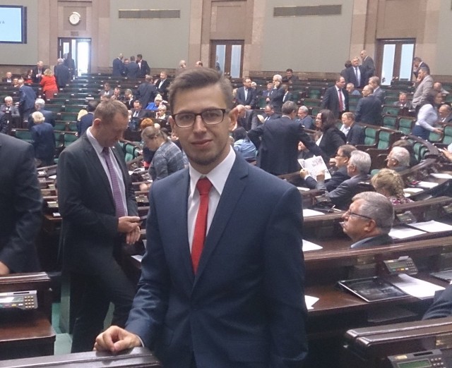 Filip Kaczyński poseł PiS z Wadowic w parlamencie na Wiejskiej.