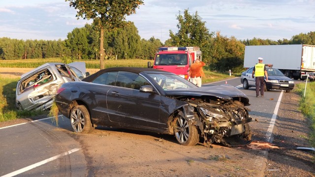 Tyle zostało ze skradzionego w Niemczech mercedesa