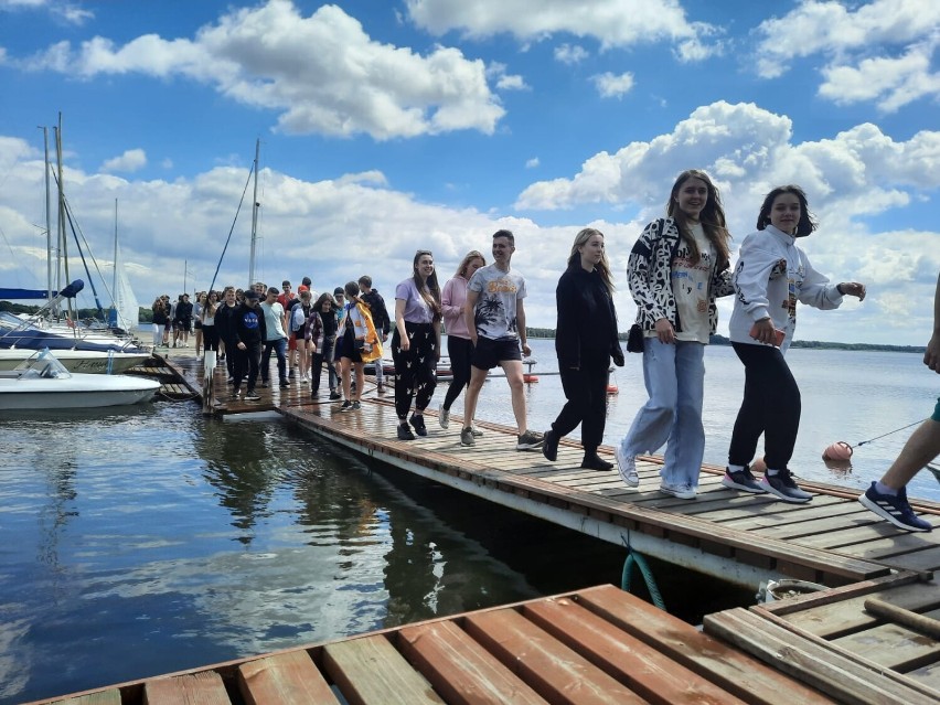 Wyjątkowe obozy żeglarskie na wodach Jeziora Berzyńskiego 