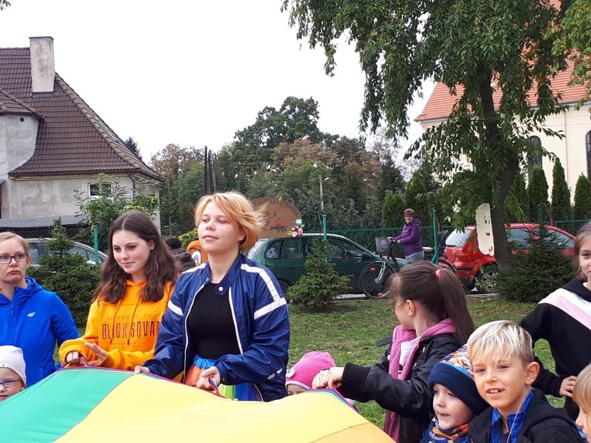 Wychowankowie MOS-u w Gołańczy odwiedzają przedszkola [ZDJĘCIA]