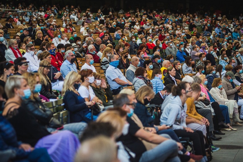 "Pamiętajmy o Osieckiej". Koncert dla mieszkańców Sopotu w Operze Leśnej [ZDJĘCIA]