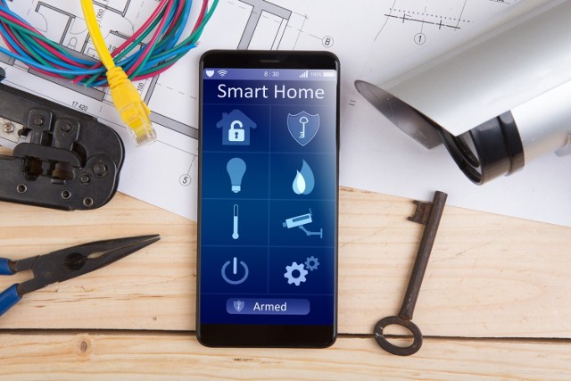 Chcesz korzystać ze smart home? Wybierz system najlepiej dopasowany do Ciebie i sprawdź, co warto kupić najpierw!