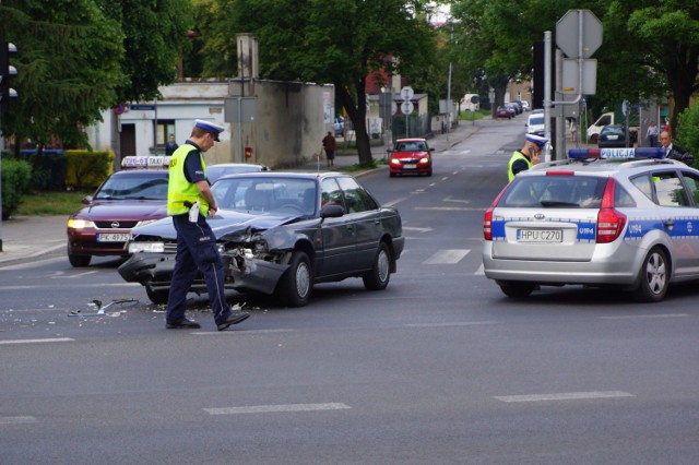 Zderzenie aut na skrzyżowaniu Wojska Polskiego i Staszica w Kaliszu