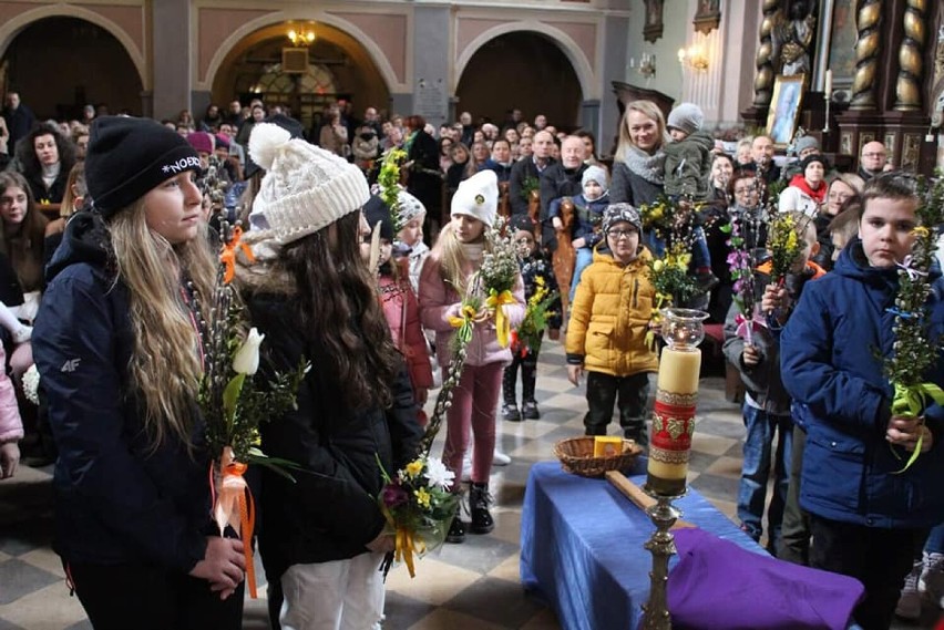 Niedziela Palmowa w Widawie z konkursem palm 