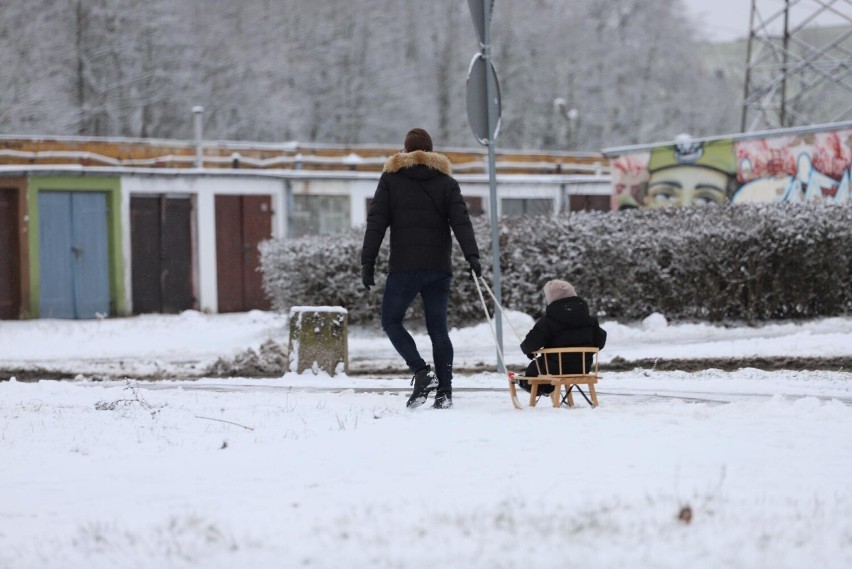 Rano przywitała mieszkańców województwa lubuskiego śnieżną...