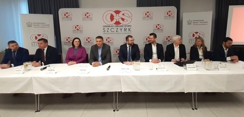 Podczas dzisiejszej konferencji prasowej w COS-OPO w...