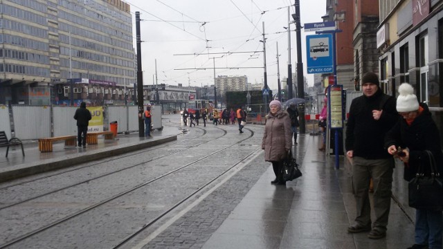 Przebudowa centrum Katowic - jest przetarg na budowę nowych wiat przy rynku i Warszawskiej