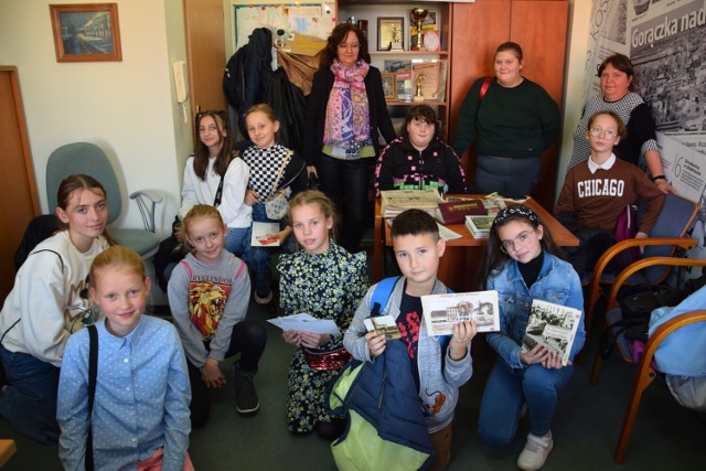 Dzieci z Łubowa w redakcji "Głosu Koszalińskiego" w Szczecinku