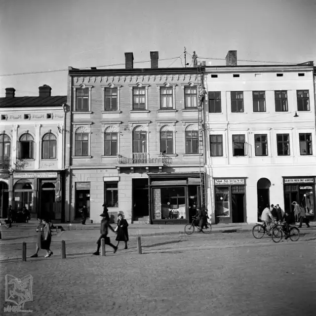 Rynek rzeszowski. Kamienice nr 20, 19, 18
1941-1944