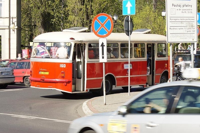 Zabytkowy autobus san z Kalisza zagra w filmie "Listy do M."