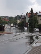 Suwałki przegrywają z ulewami. Po wczorajszej burzy zalane posesje, ulice i chodniki