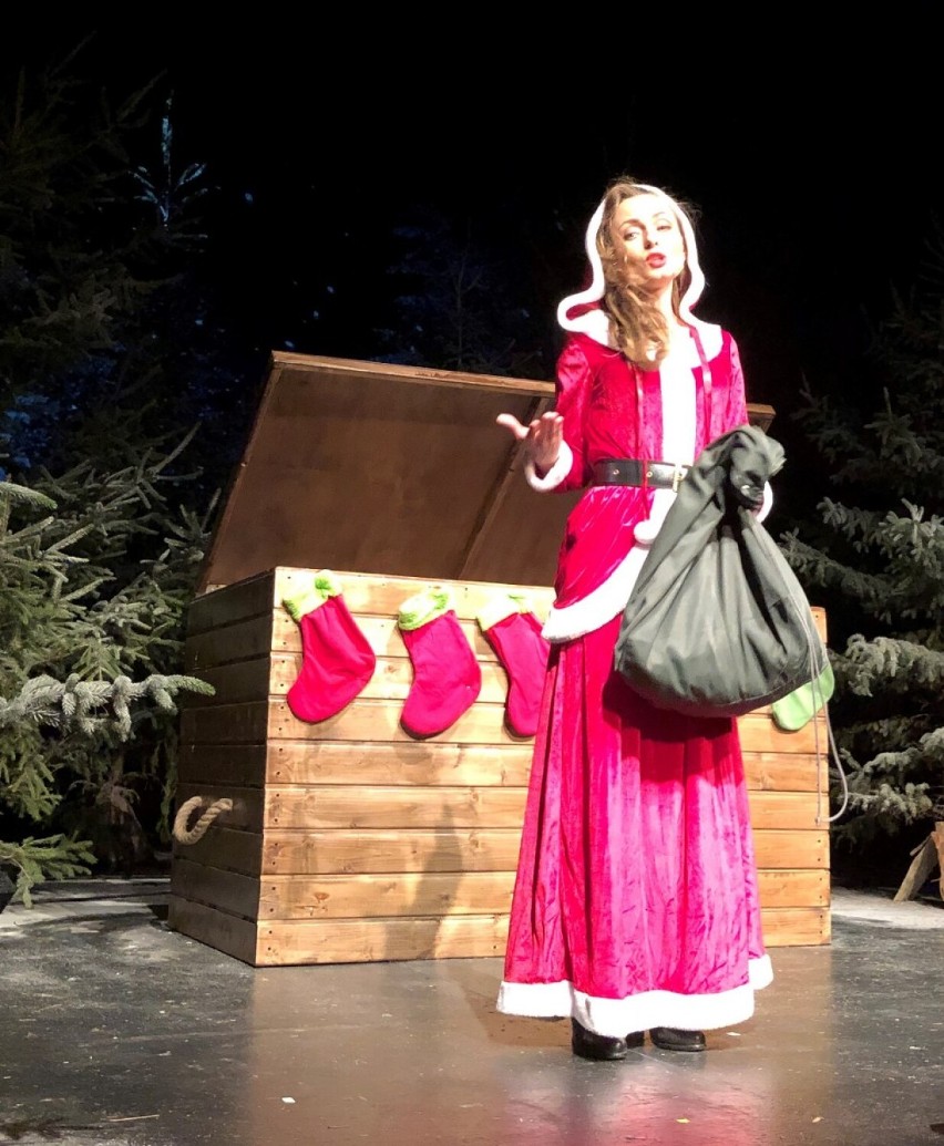 Gdzie jest Święty Mikołaj? Teatr Miejski w Lesznie zaprasza na spektakl "Kufer Świętego Mikołaja" ZDJĘCIA