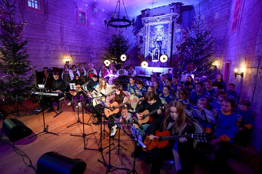 Koncert kolęd w Czerniewicach na 600-lecie kościoła św. Andrzeja Apostoła [ZDJĘCIA]