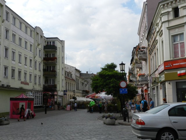 Próbował skoczyć z balkonu w centrum Gniezna