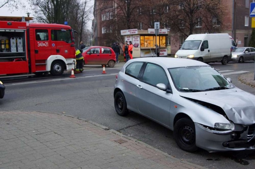 Na ulicy Bankowej w Kaliszu zderzyły się cztery samochody