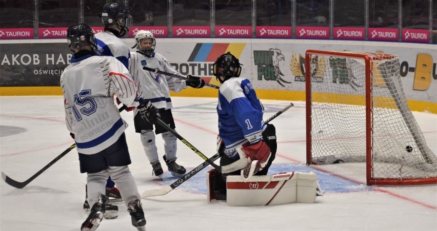 Hokejowa liga młodzików: UKH Unia Oświęcim - Stoczniowiec...