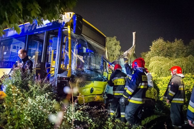 Wypadek samochodu osobowego i Autobusu w Katowicach