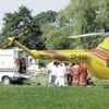 Helikopter zabrał dziecko z lądowiska przy sądeckim szpitalu.   Fot. Stanisław ŚMIERCIAK