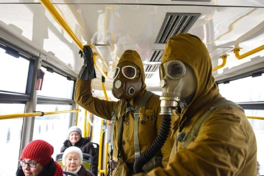 Smog warszawski doczekał się piosenki! "Siwy dym" o tych, co...