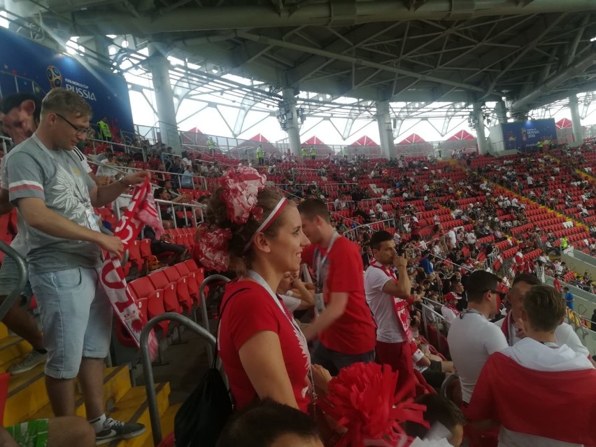 Gorliczanie na stadionie w Moskwie. Hasło „Polska, biało-czerwoni” padało już tysiące razy