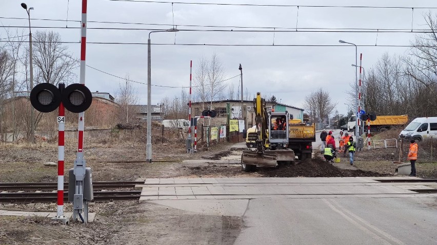 W związku z pracami na odcinku ul. Rolniczej w Piotrkowie,...