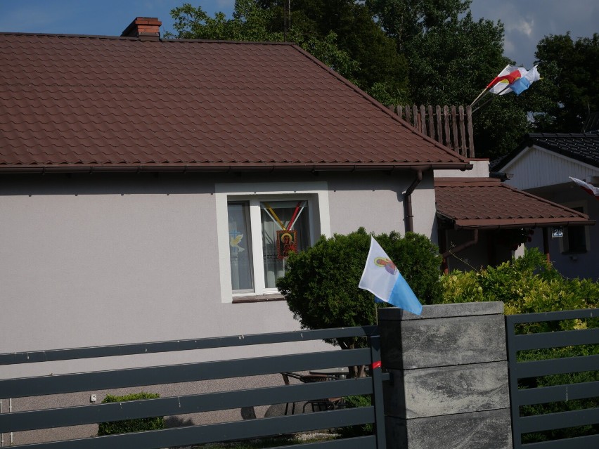 Peregrynacja obrazu Matki Boskiej Częstochowskiej. Wizerunek Czarnej Madonny powrócił do powiatu wągrowieckiego. Witano go w Popowie 