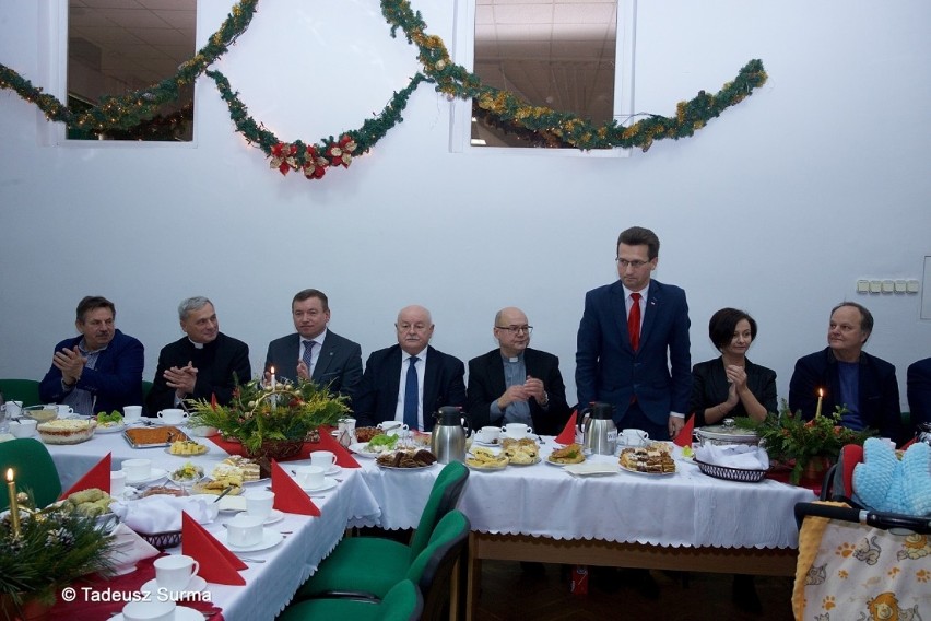 Smaczne tradycje na świątecznym spotkaniu w ZODR Barzkowice [zdjęcia, wideo]