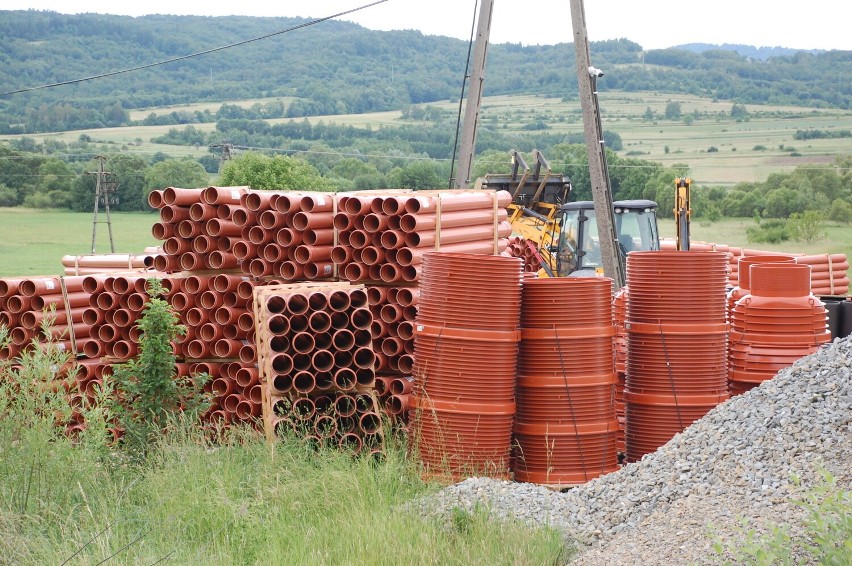 Rozpoczęła się budowa kanalizacji w Nienaszowie-Sośninach i Grabaninie