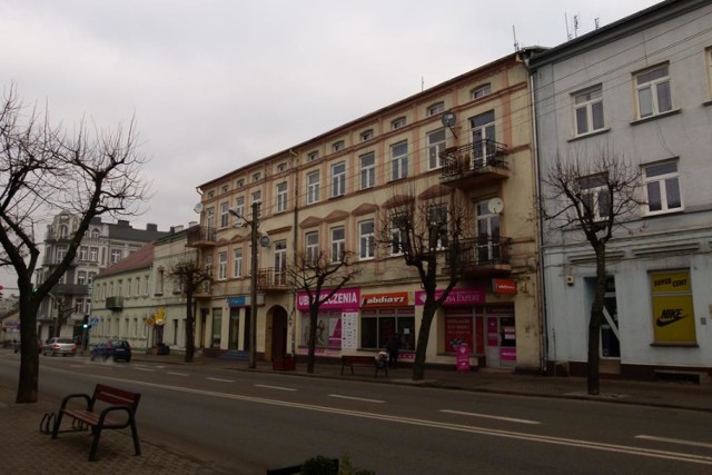 Będzie termomodernizacja trzech kamienic w centrum Zduńskiej Woli. Wśród nich jest ta przy Łaskiej 15