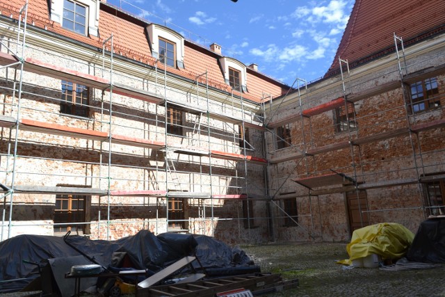 Trwa remont elewacji zabytkowego budynku Sądu Rejonowego w Wodzisławiu Śląskim