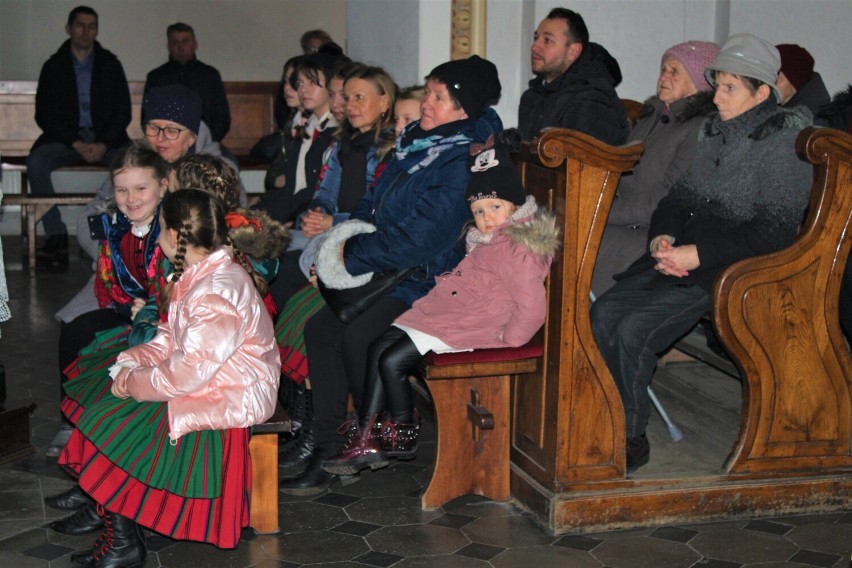 Koncert kolęd i pastorałek w kościele św. Andrzeja Apostoła...